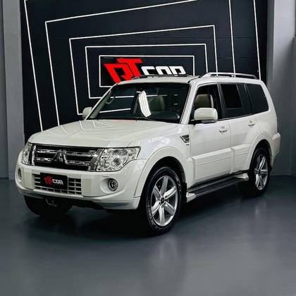 MITSUBISHI PAJERO FULL 3.2 HPE 4X4 16V TURBO INTERCOOLER DIESEL 4P AUTOMÁTICO MITSUBISHI PAJERO FULL 3.2 HPE 4X4 16V TURBO INTERCOOLER DIESEL 4P AUTOMÁTICO